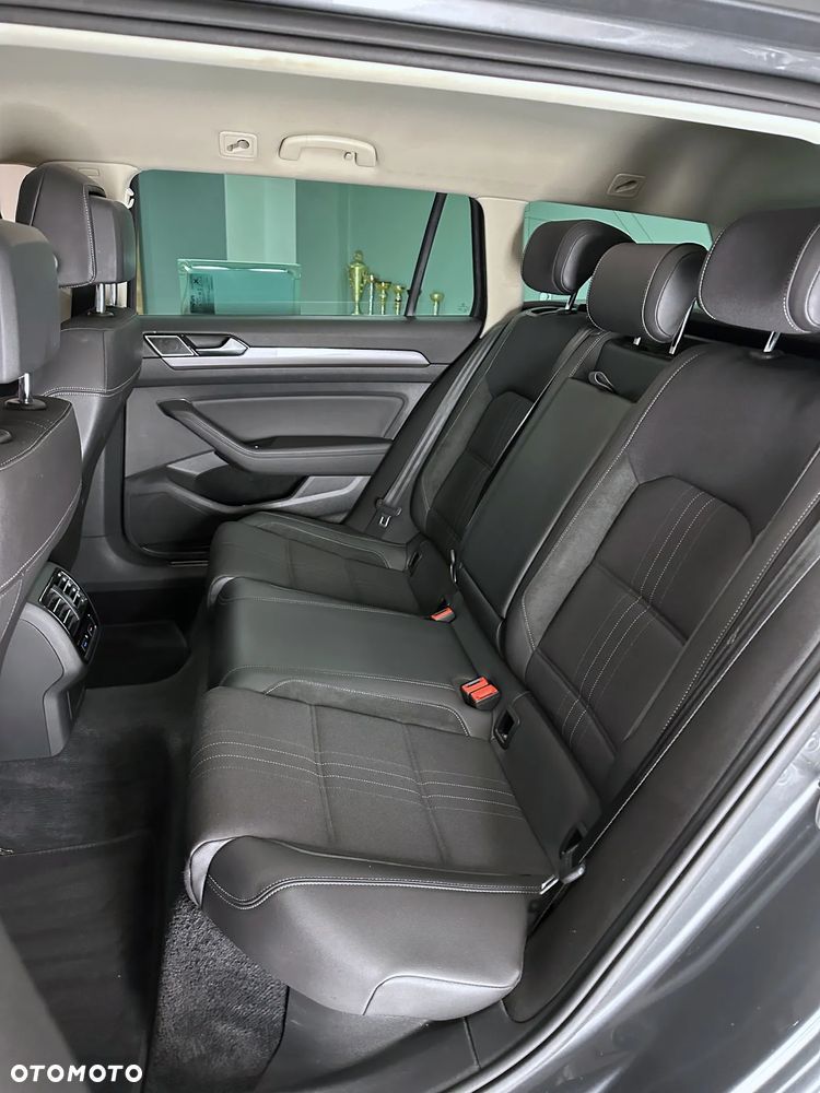 Volkswagen Passat Alltrack 2.0 TDI SCR 4Mot DSG - 17