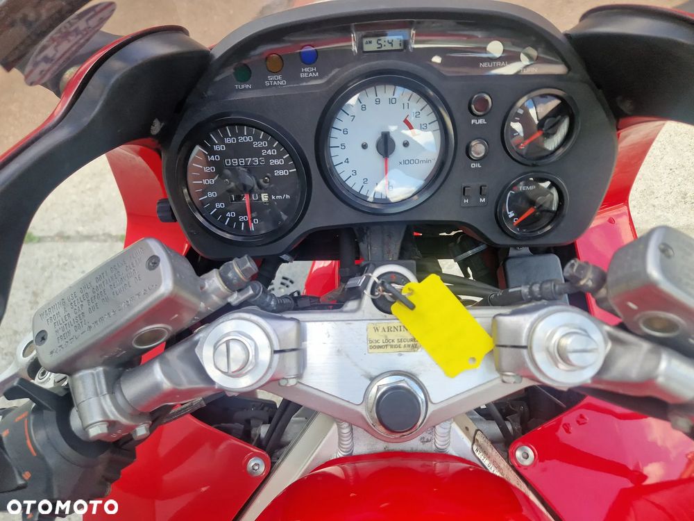 Honda VFR - 38