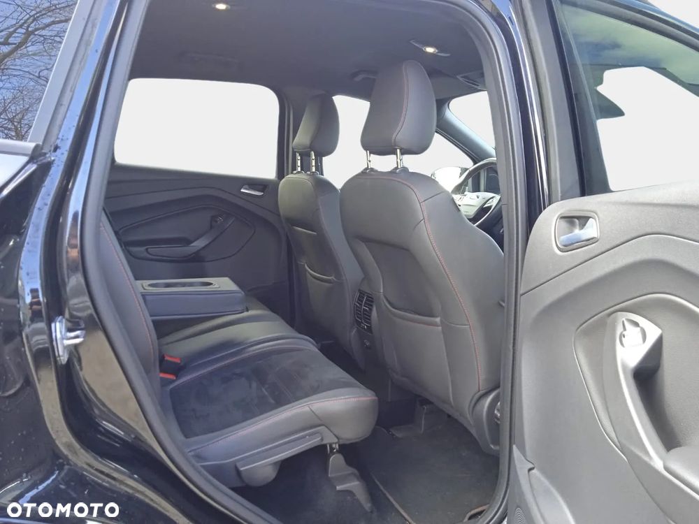 Ford Kuga 1.5 EcoBoost 2x4 ST-Line - 35