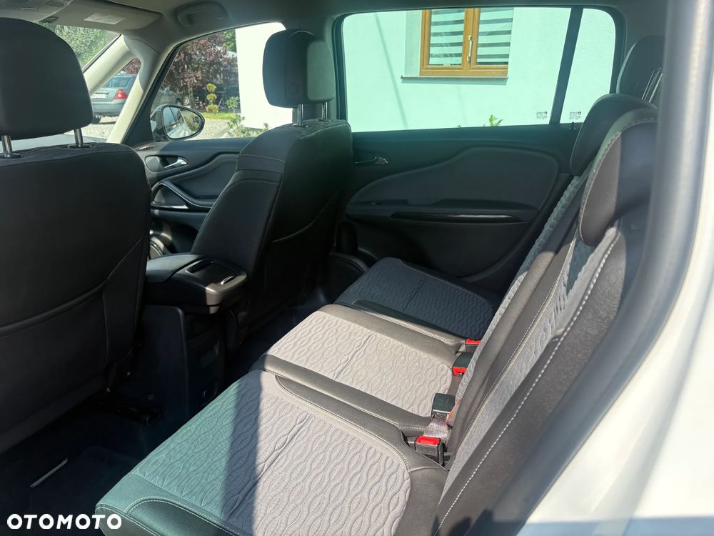 Opel Zafira - 15