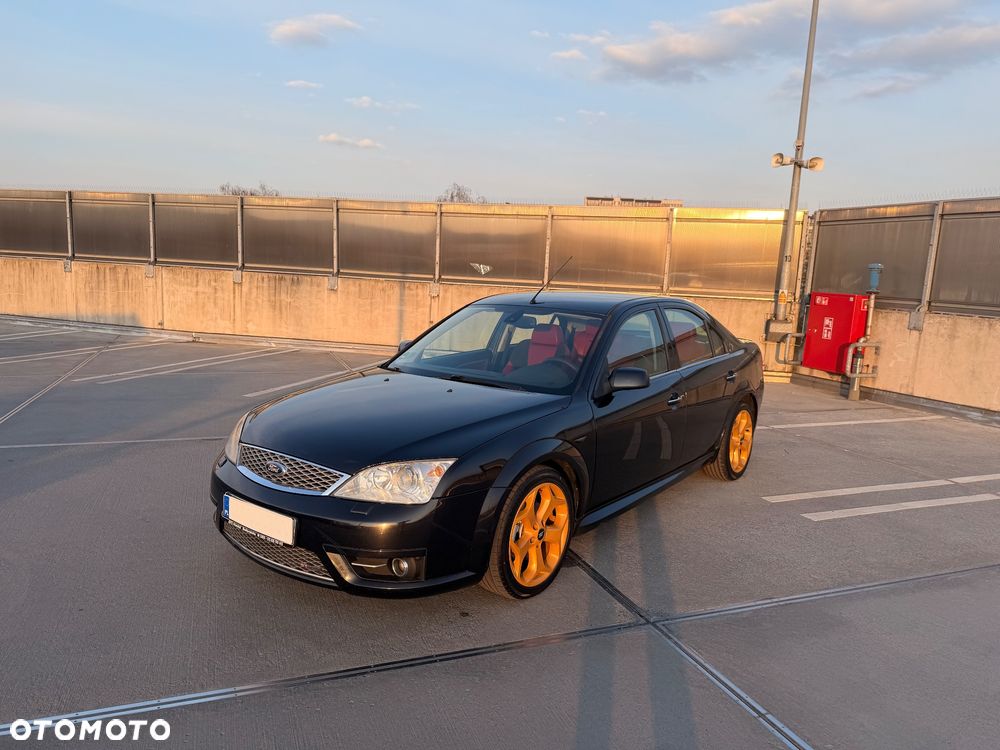 Ford Mondeo 3.0 V6 ST 220 - 8