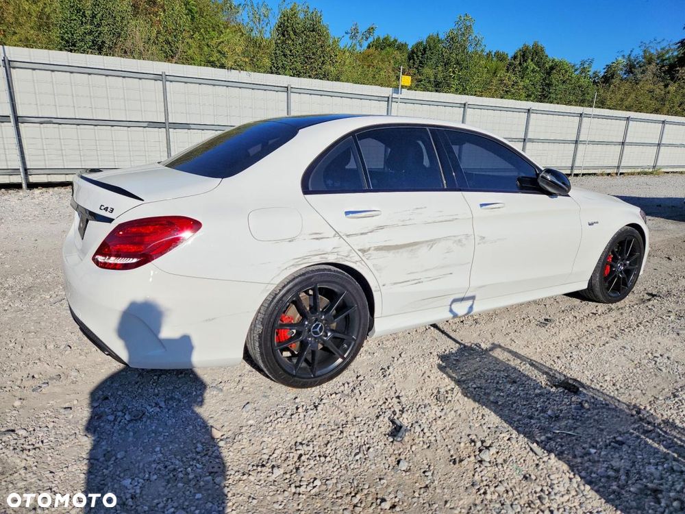 Mercedes-Benz Klasa C AMG 43 4-Matic - 4
