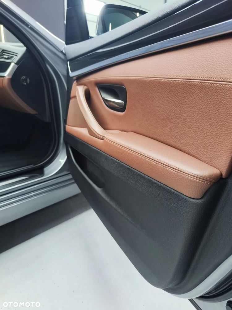 BMW Seria 5 520d Touring - 22
