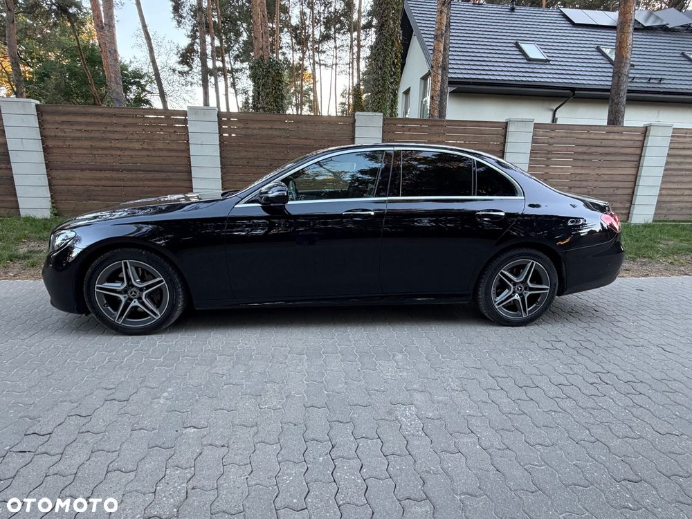 Mercedes-Benz E-Class 2022 photo 4