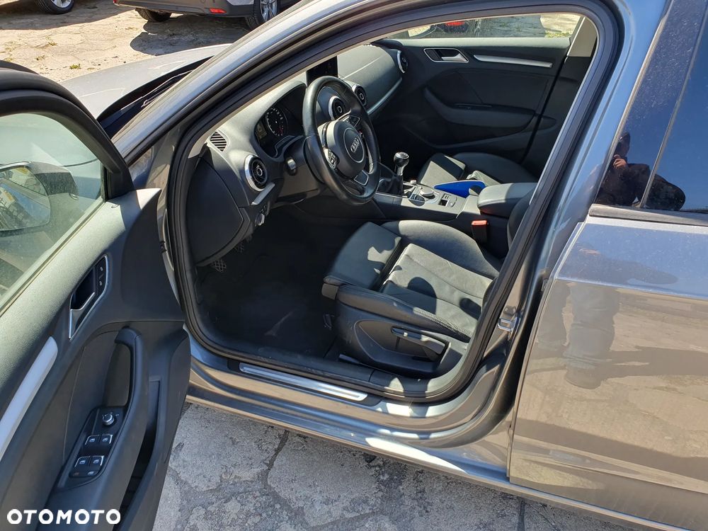 Audi A3 Sportback 1.6 TDI DPF Ambiente - 10