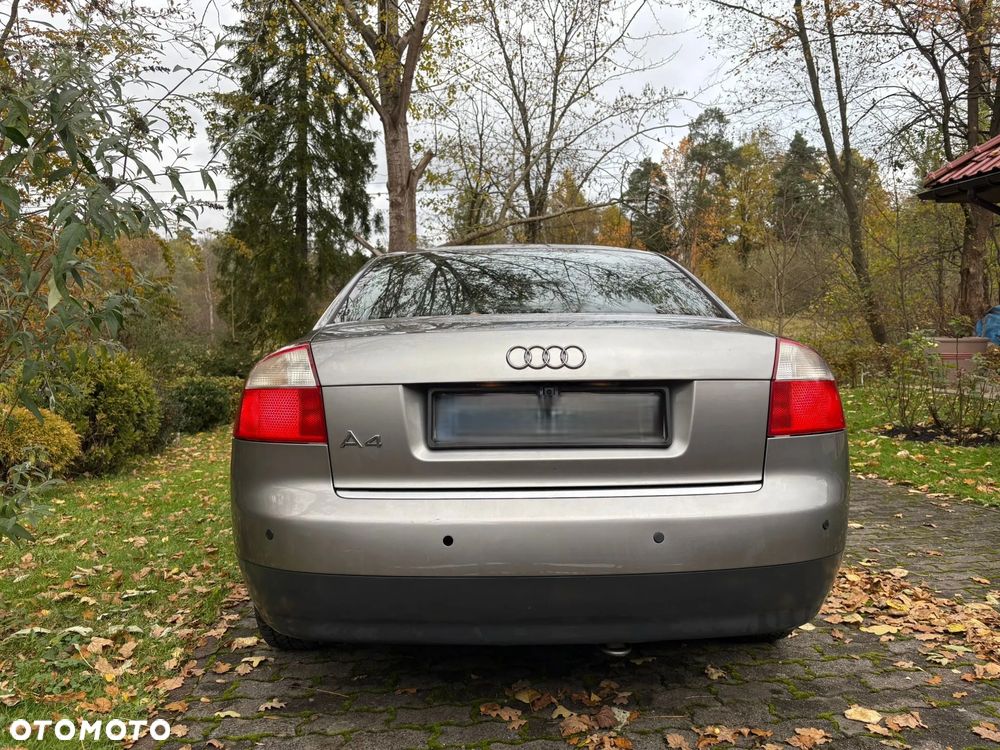 Audi A4 Limousine - 3