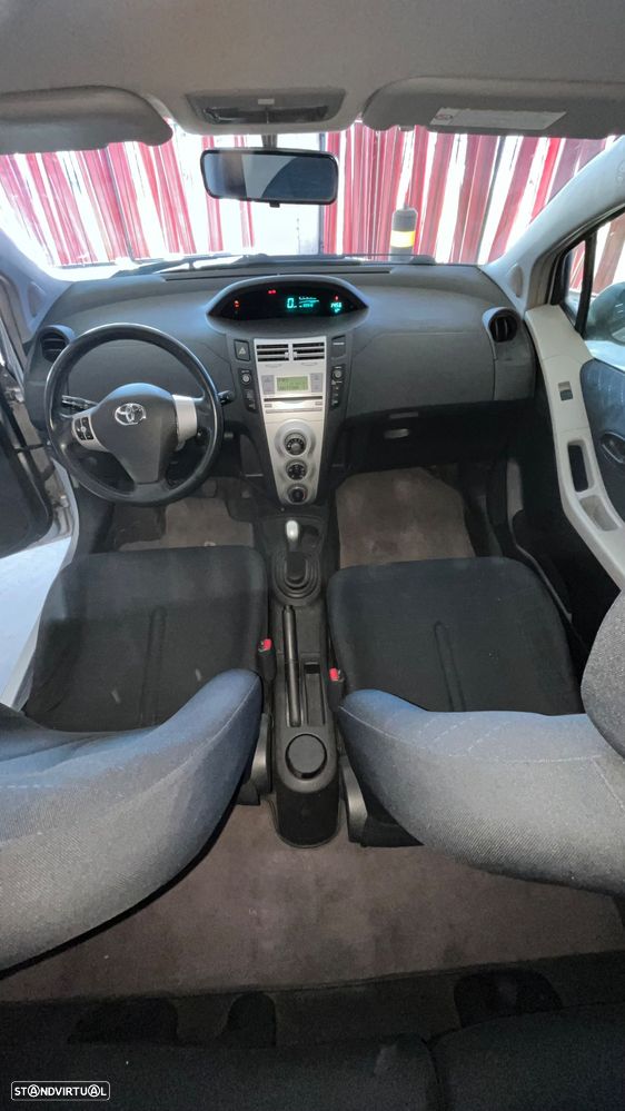 Toyota Yaris 1.0 VVT-i Sol+AC - 11