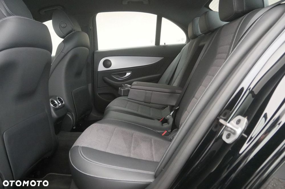 Mercedes-Benz Klasa E - 15