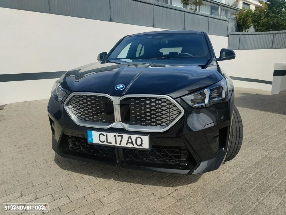 BMW iX2 eDrive20 Pack Desportivo M - 3