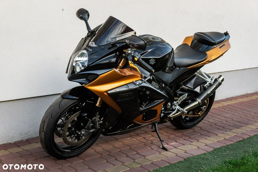 Suzuki GSX-R - 6