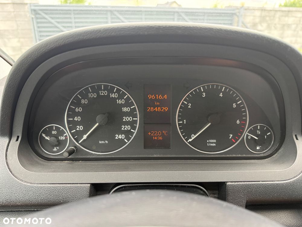 Mercedes-Benz Klasa A 180 BlueEFFICIENCY Avantgarde - 25