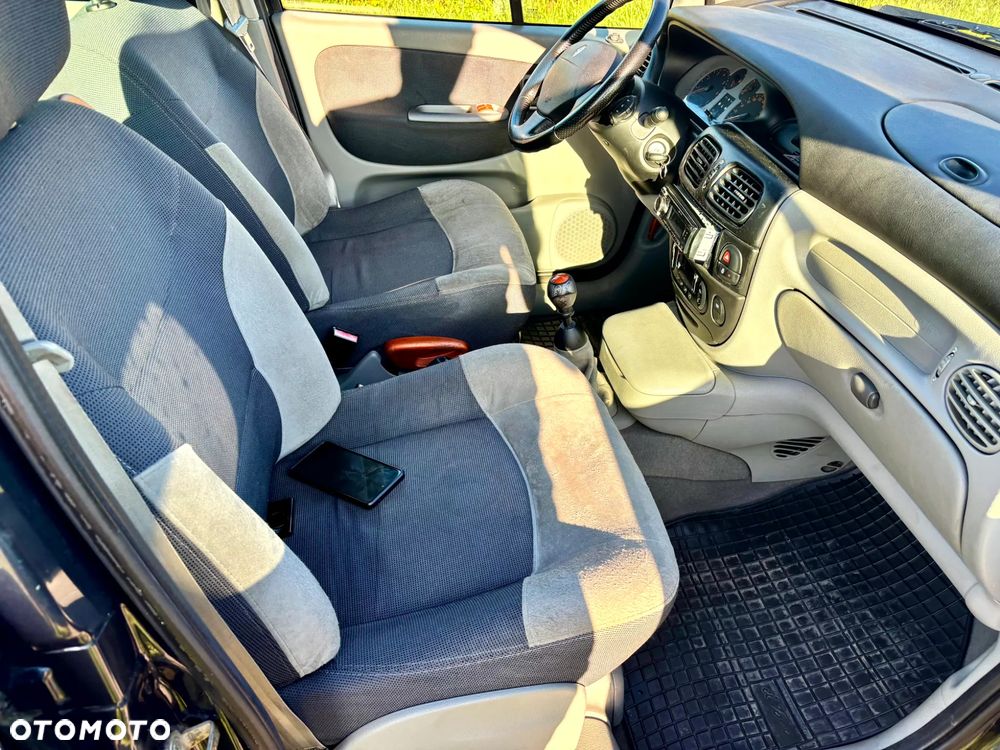Renault Scenic - 11