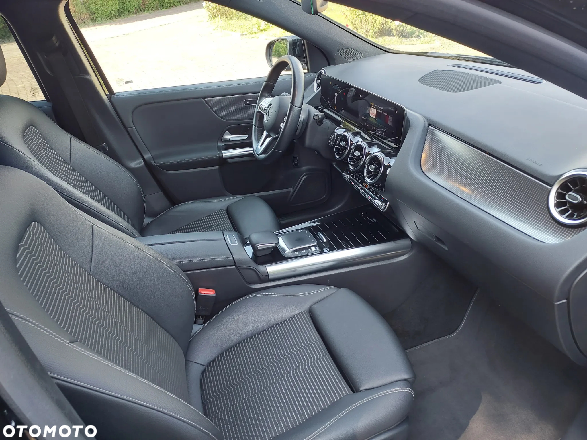 Mercedes-Benz GLA 200 d AMG Line - 25