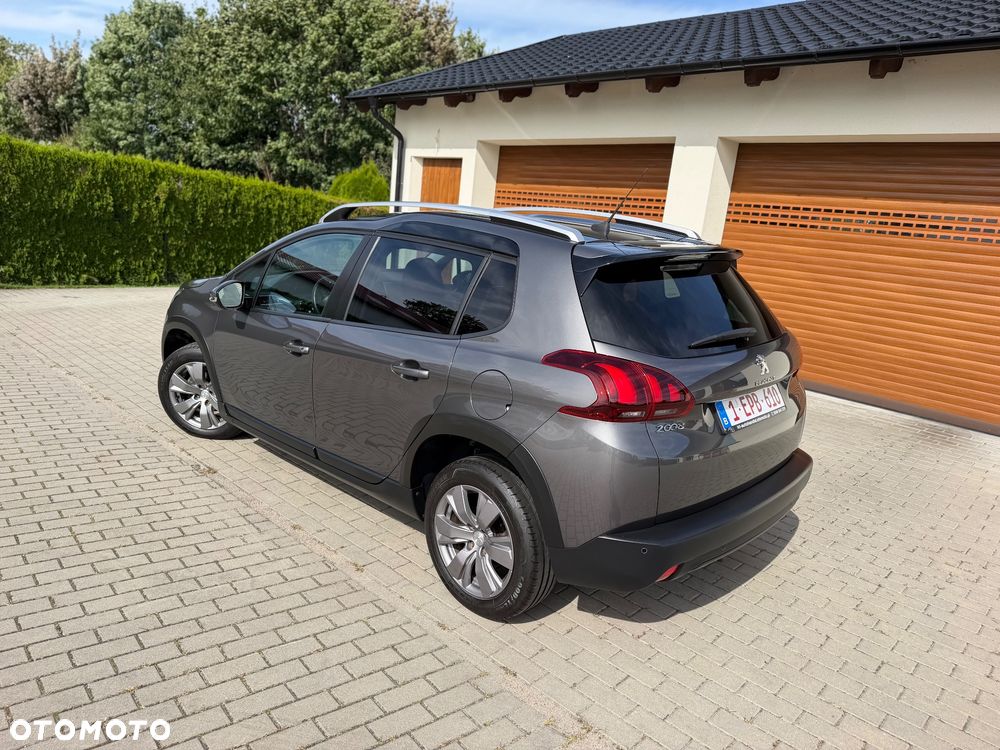 Peugeot 2008 BlueHDi 100 STOP & START Signature - 17