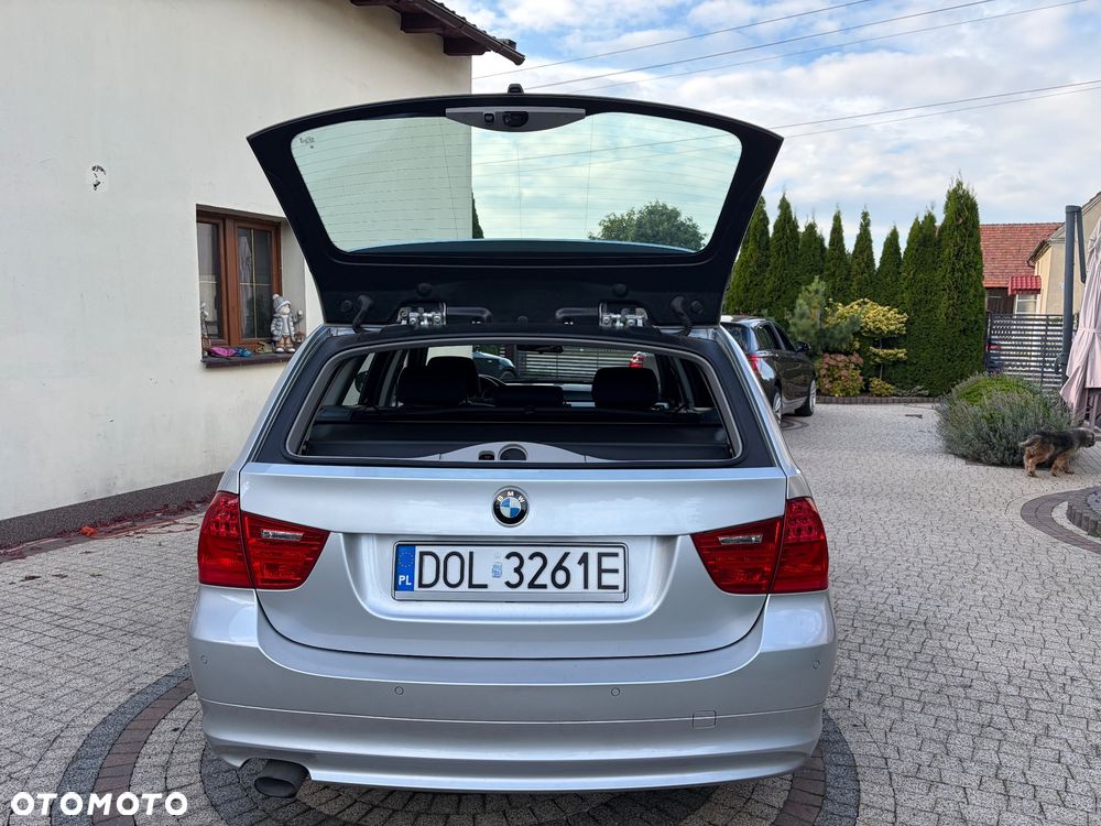 BMW Seria 3 318d DPF Edition Lifestyle - 11