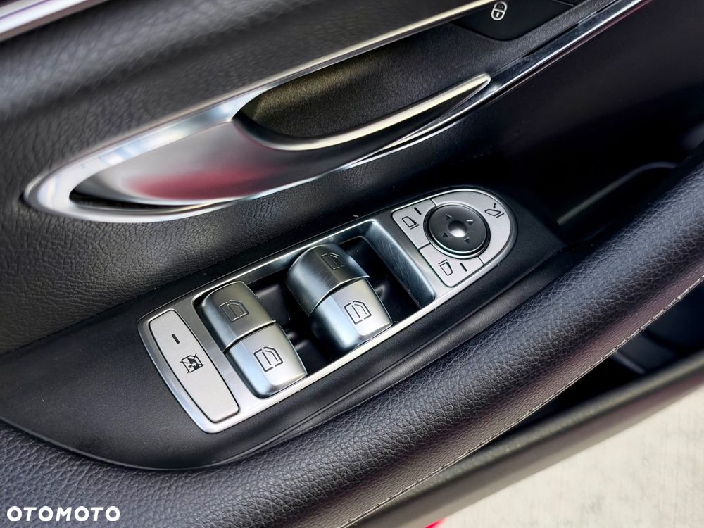Mercedes-Benz Klasa E 220 d 4-Matic All-Terrain - 28