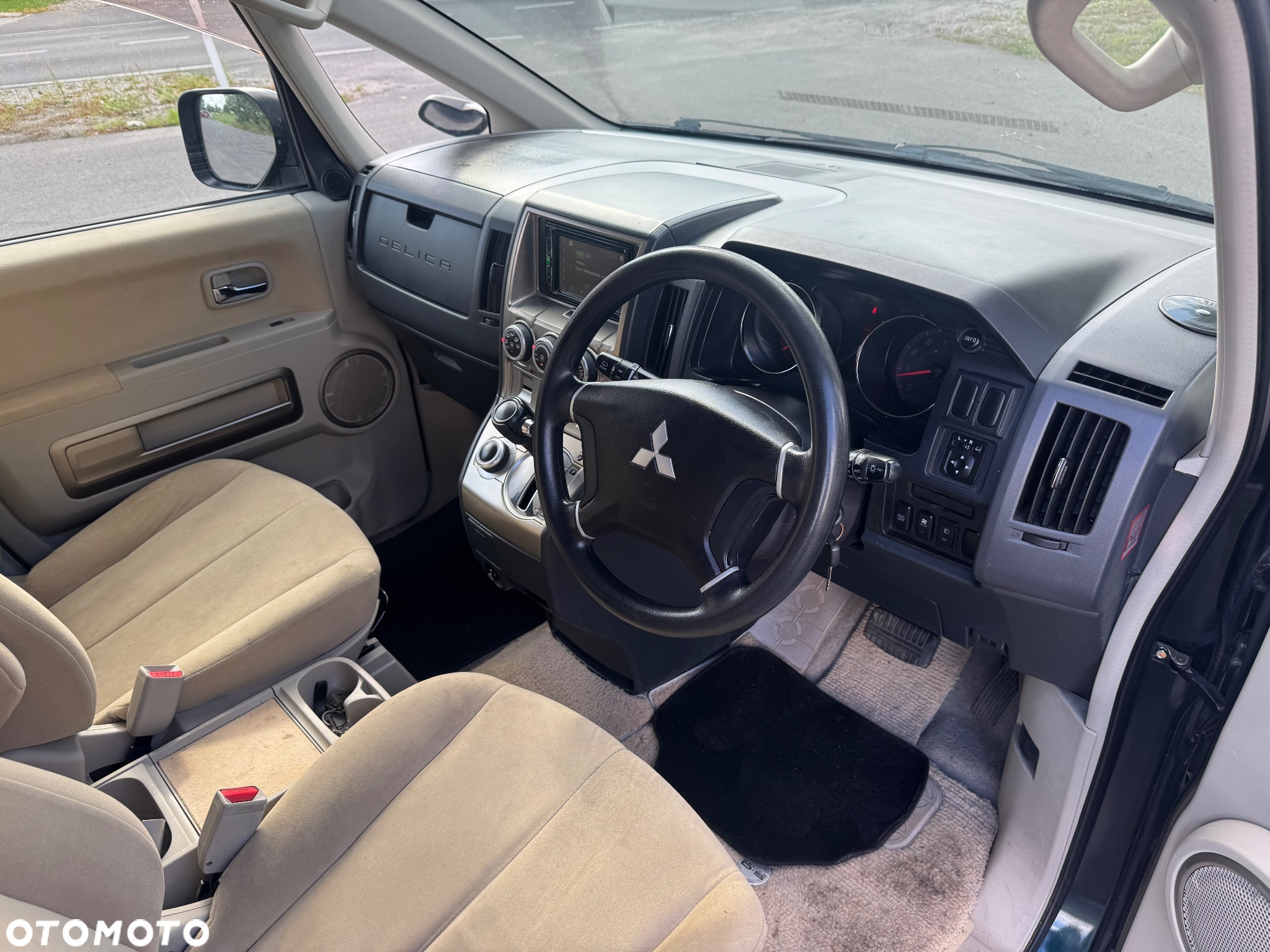 Mitsubishi L400 - 21