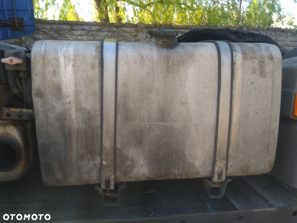 Iveco Stralis 450 zbiornik paliwa 200l - 2