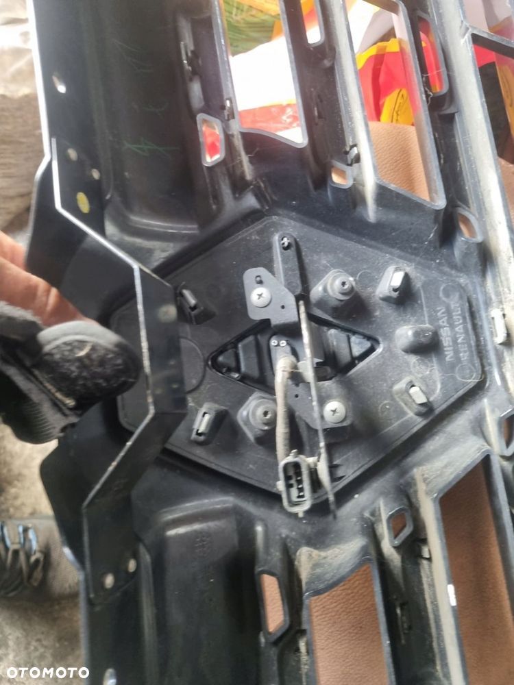 Renault Alaskan atrapa chłodnicy - 4