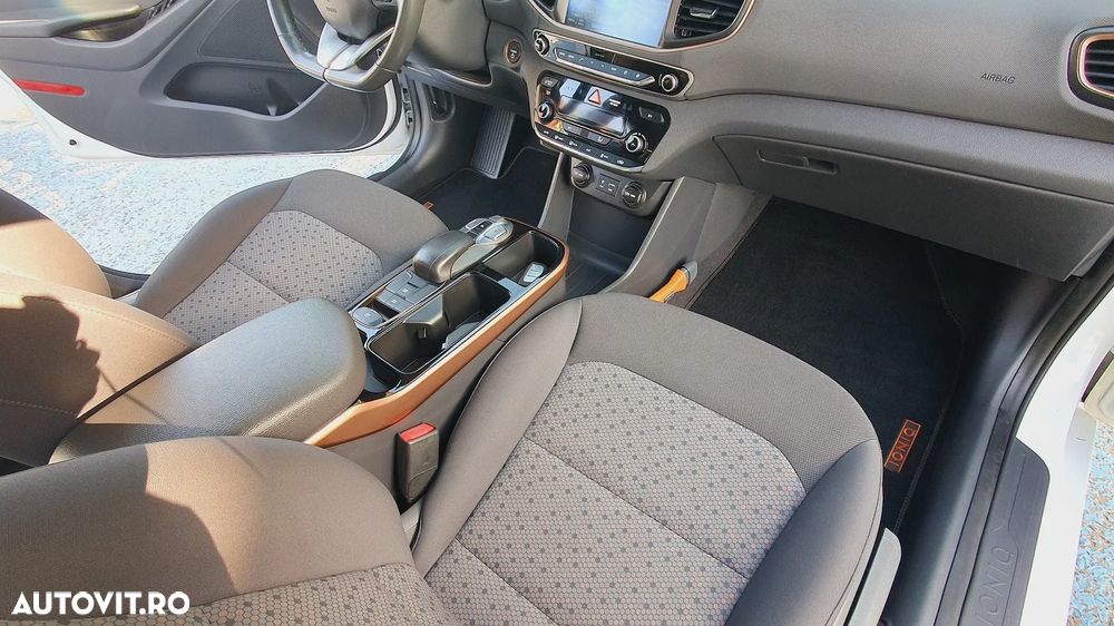 Hyundai IONIQ 120CP Exclusive - 19