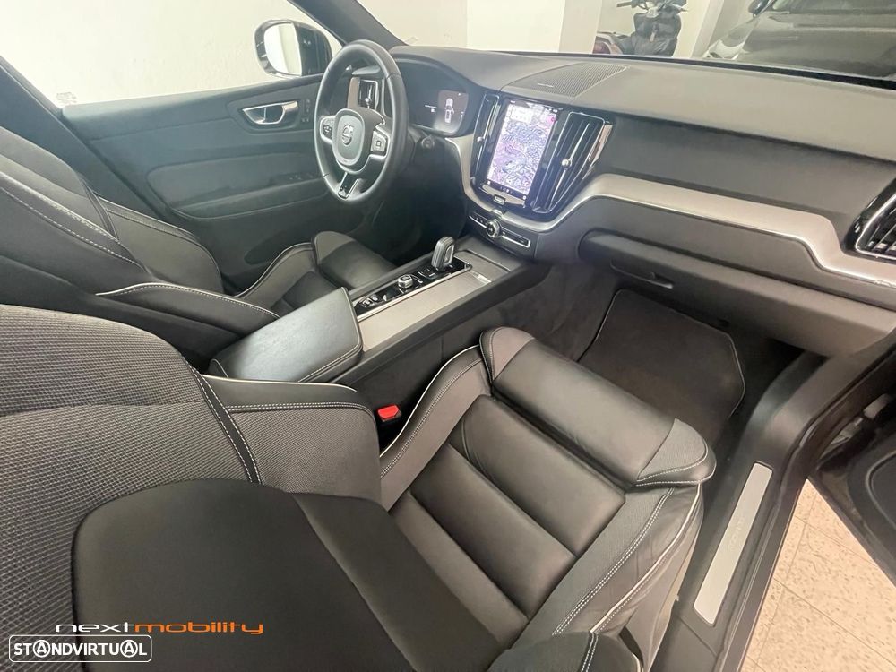 Volvo XC 60 2.0 T6 PHEV R-Design AWD - 11