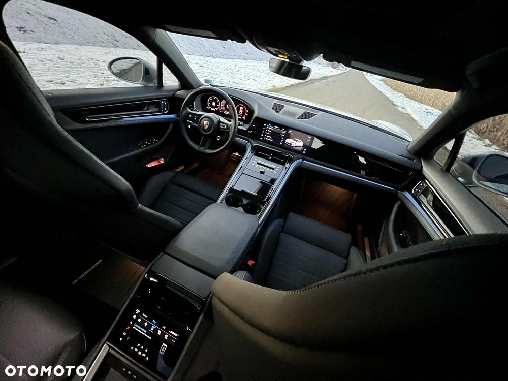 Porsche Panamera 4 - 33