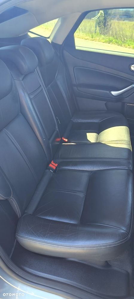 Ford Mondeo 1.8 TDCi Ghia - 26