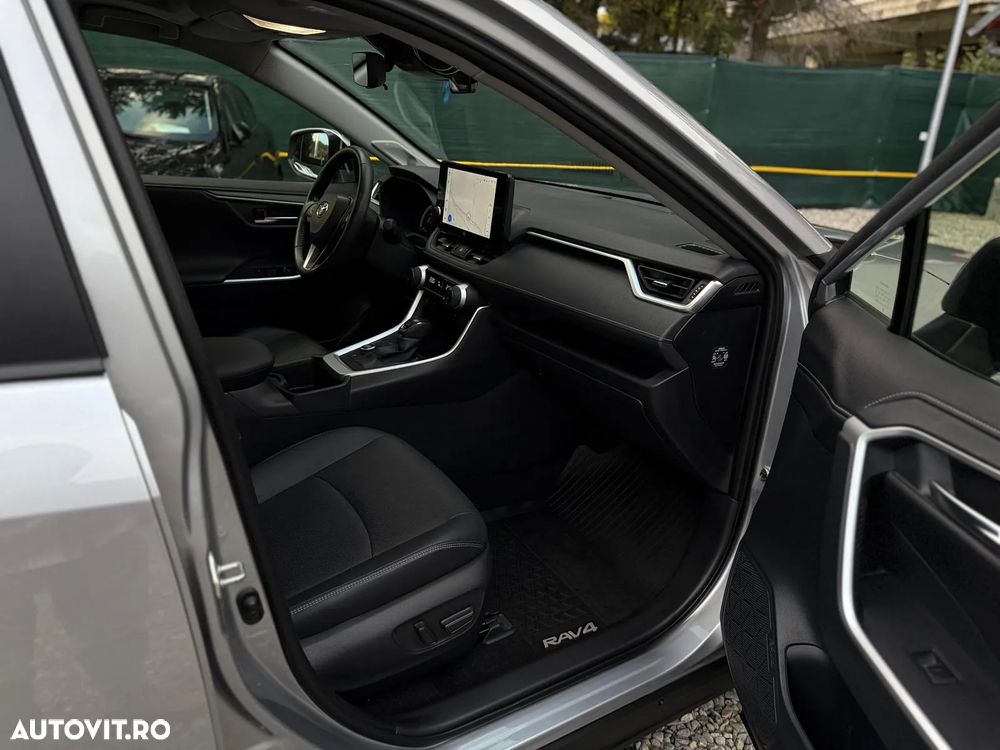 Toyota RAV4 - 10