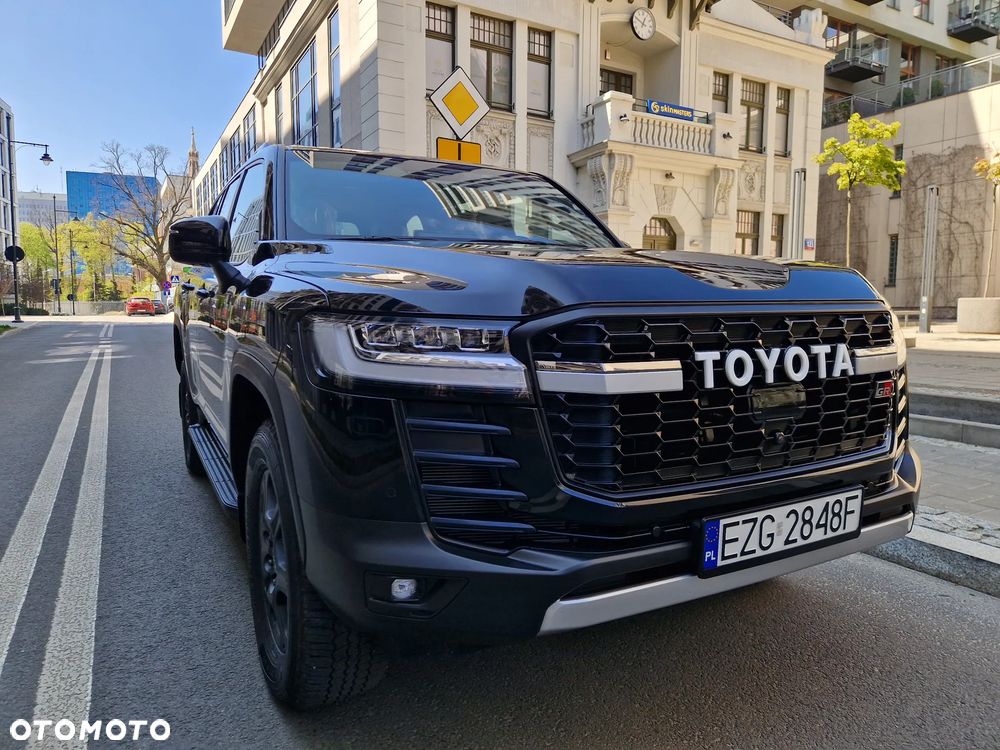 Toyota Land Cruiser - 2