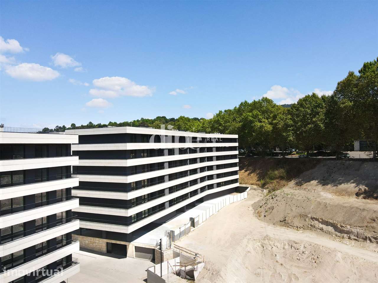 Apartamento T2 no centro de Guimarães para arrendar - Grande imagem: 2/25