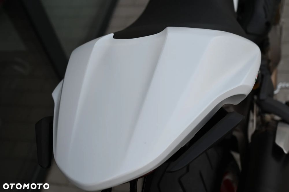 Ducati Monster - 24
