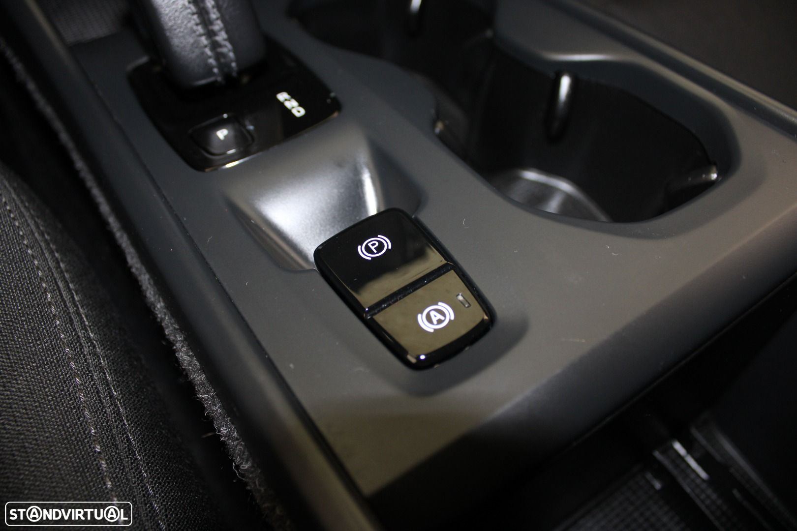 Volvo XC 40 2.0 D3 Geartronic - 17