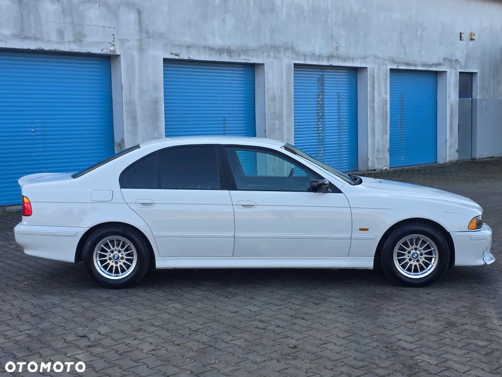 BMW Seria 5 545i - 6