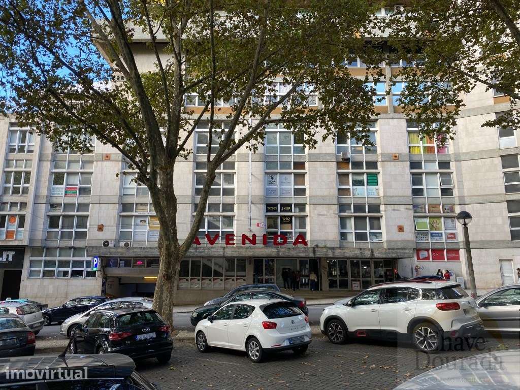Loja na Avenida Sá da Bandeira (Centro Comercial Avenida). Oportuni... - Grande imagem: 2/15