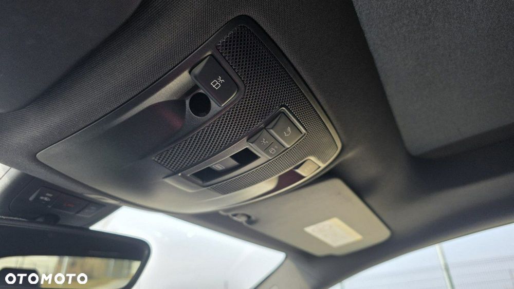 Mercedes-Benz CLA - 25