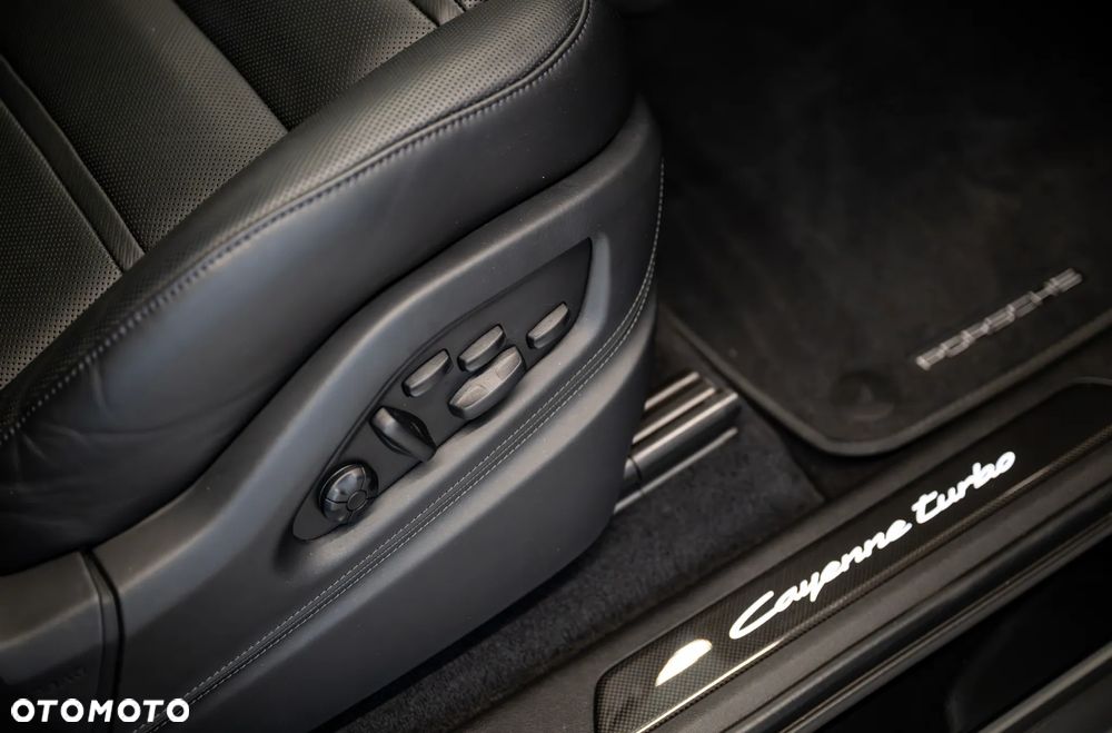Porsche Cayenne Turbo E-Hybrid PHEV - 33