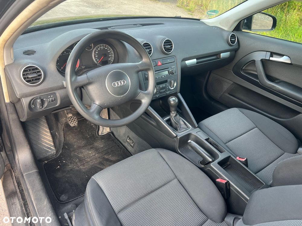 Audi A3 3-drzwiowe 1.6 Ambiente - 8