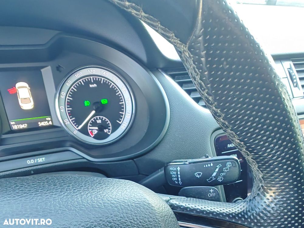 Skoda Octavia 1.6 TDI DSG Style - 19