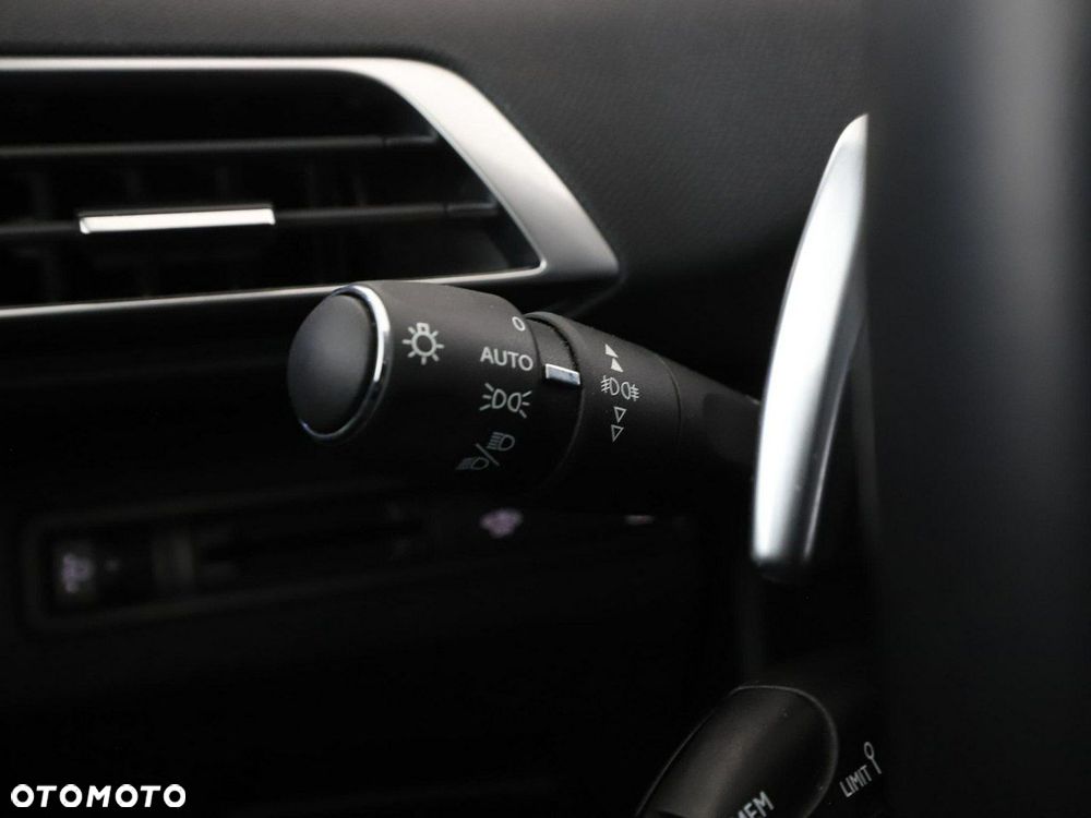 Peugeot 3008 1.6 PureTech GPF Allure S&S EAT8 - 34