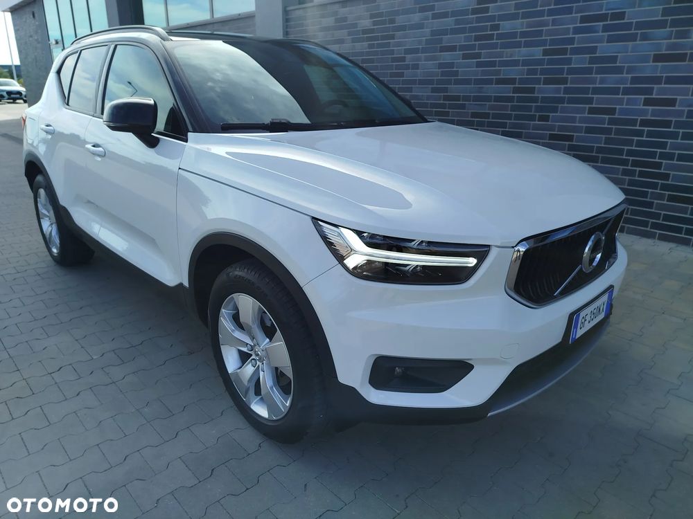Volvo XC 40 T2 Plus Dark - 17