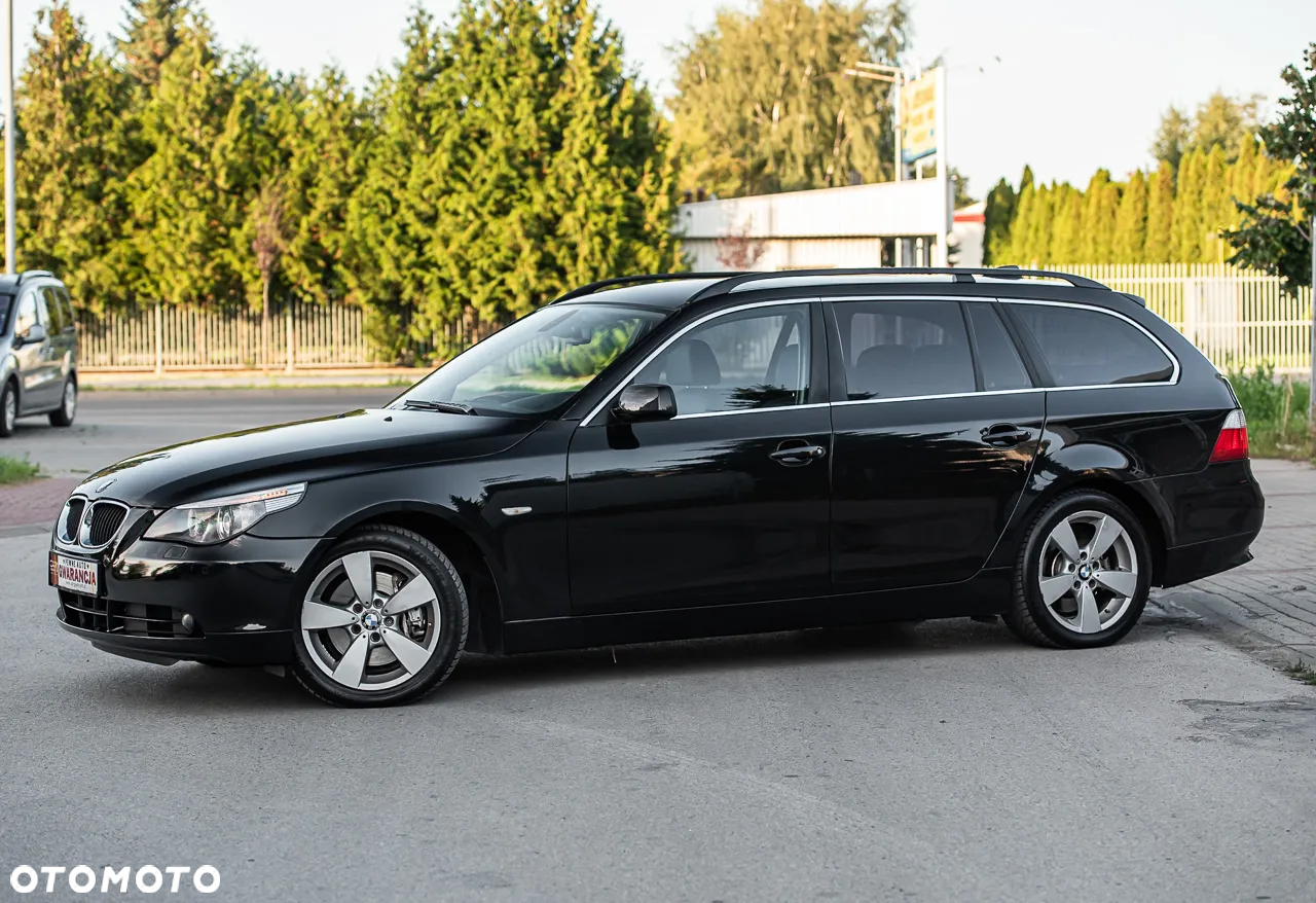 BMW Seria 5 525xi Touring - 15