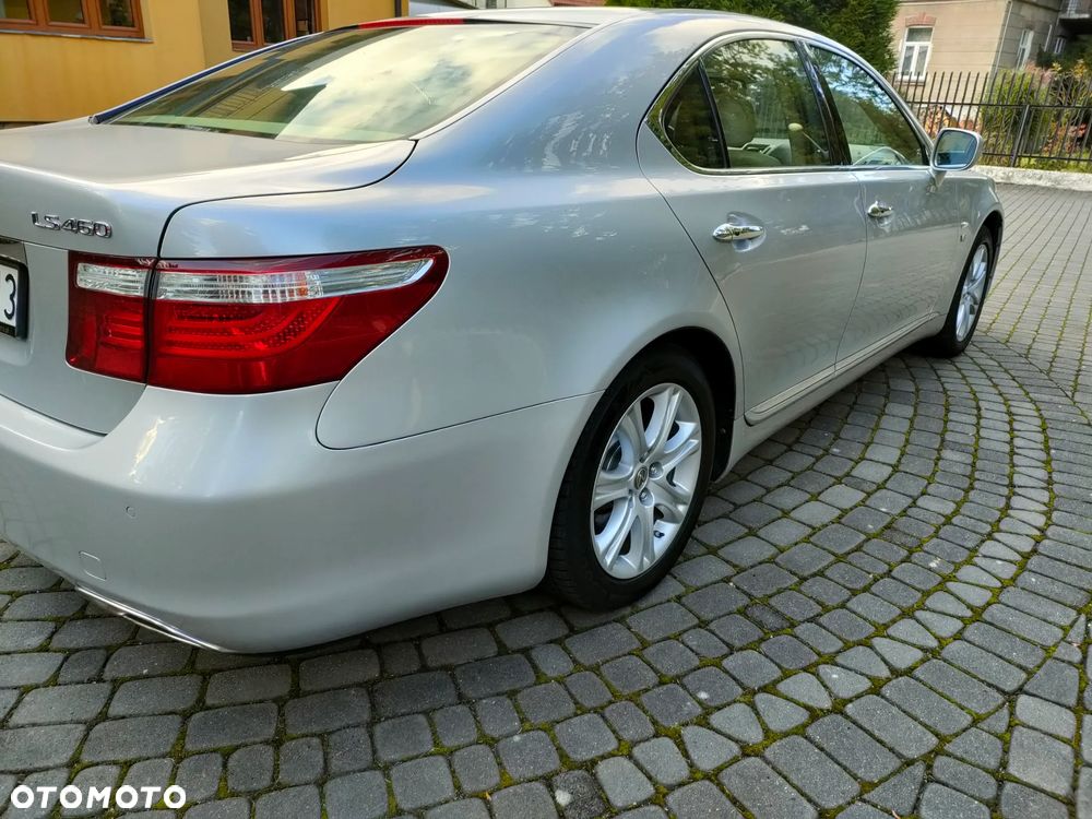 Lexus LS - 6