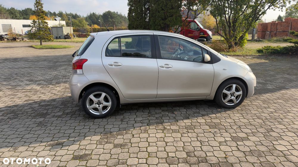 Toyota Yaris 2009 photo 4