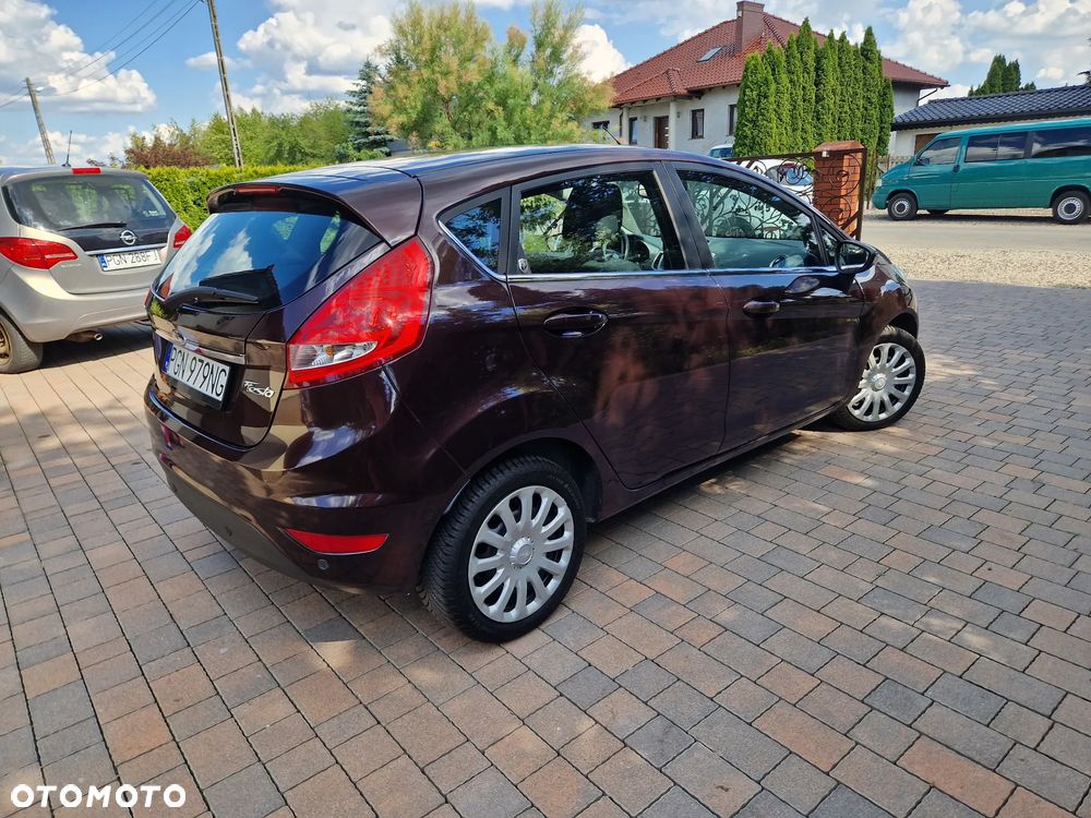 Ford Fiesta 1.6 Ghia - 8