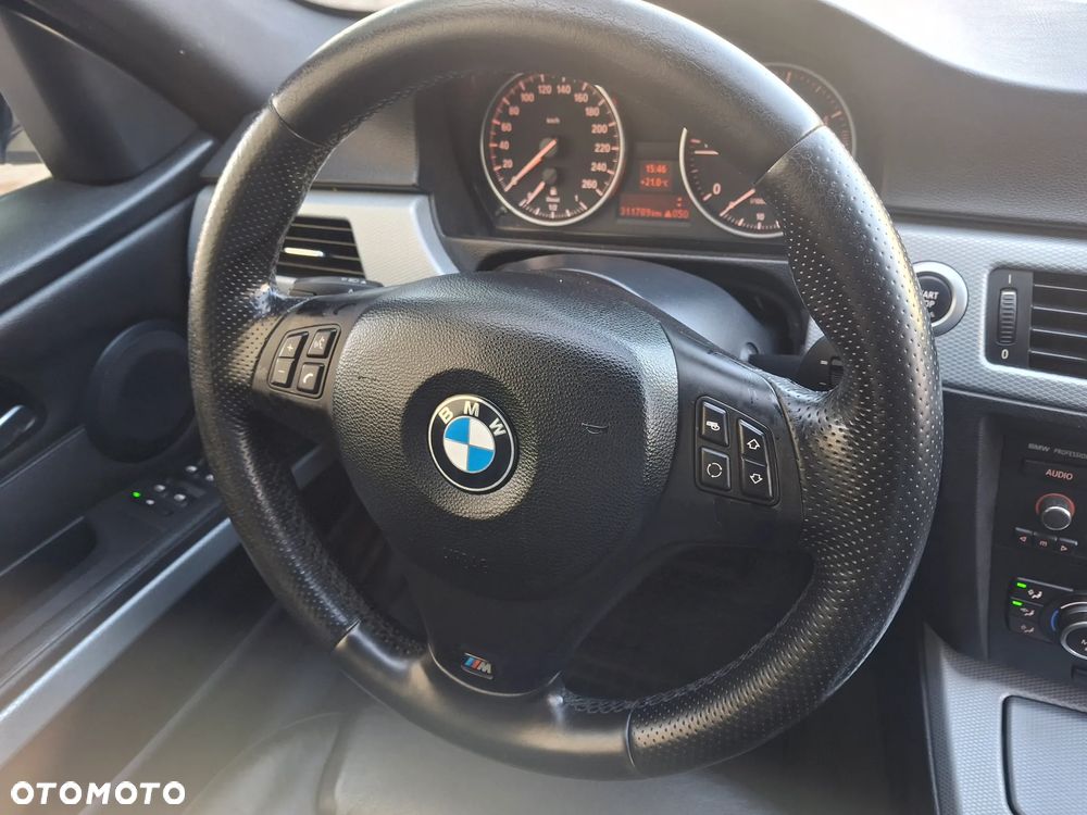BMW Seria 3 318d DPF Edition Sport - 18