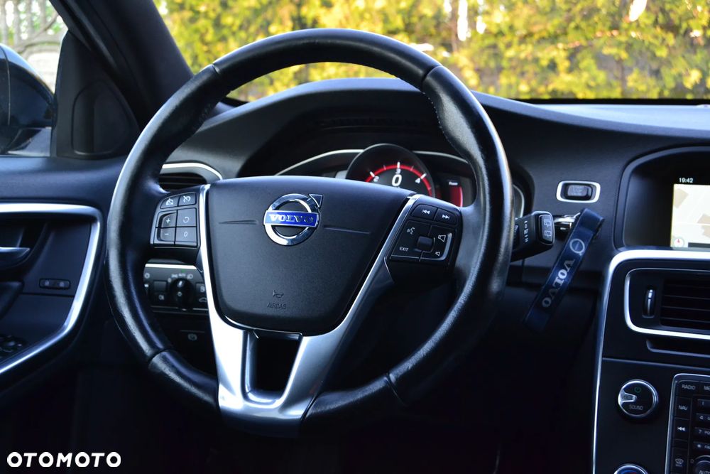 Volvo V60 Cross Country D4 Drive-E Momentum - 10
