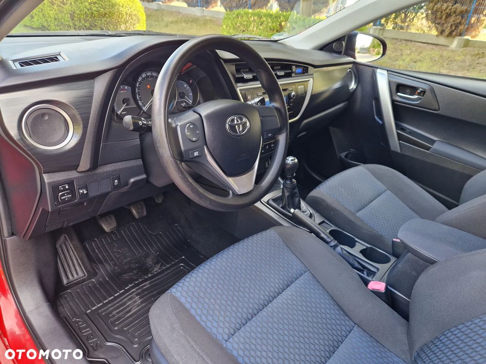 Toyota Auris - 24