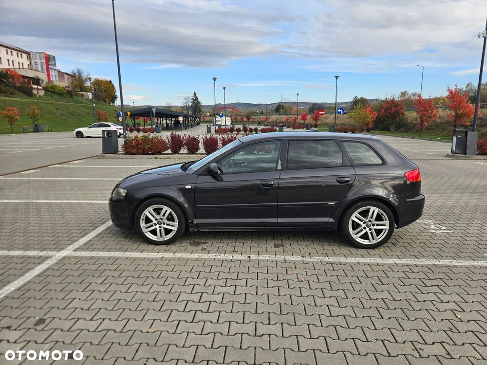 Audi A3 Sportback - 1