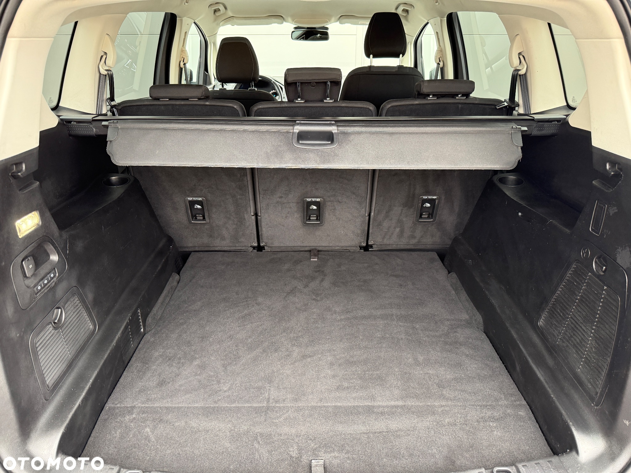 Ford S-Max - 31