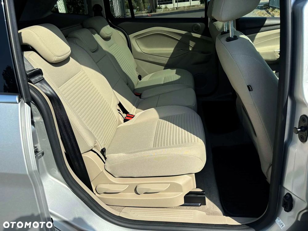 Ford Grand C-MAX - 12